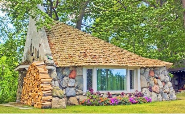 Itt bérelj hobbitkunyhót!