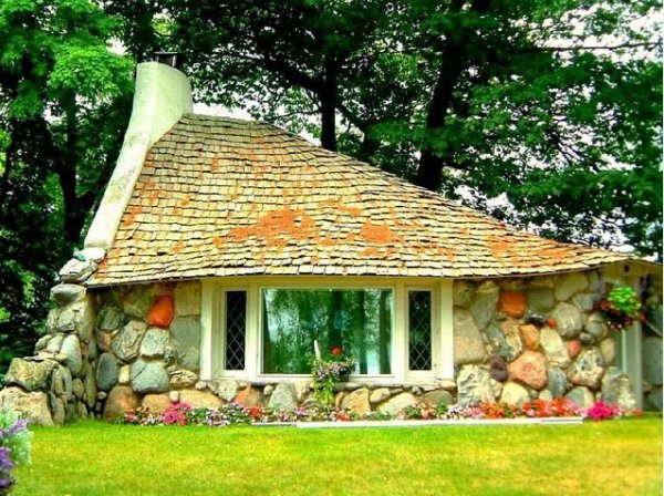 Itt bérelj hobbitkunyhót!