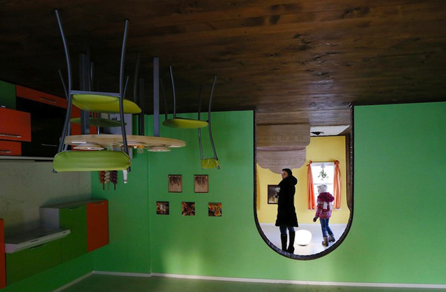 Sétálj egyet a plafonon!