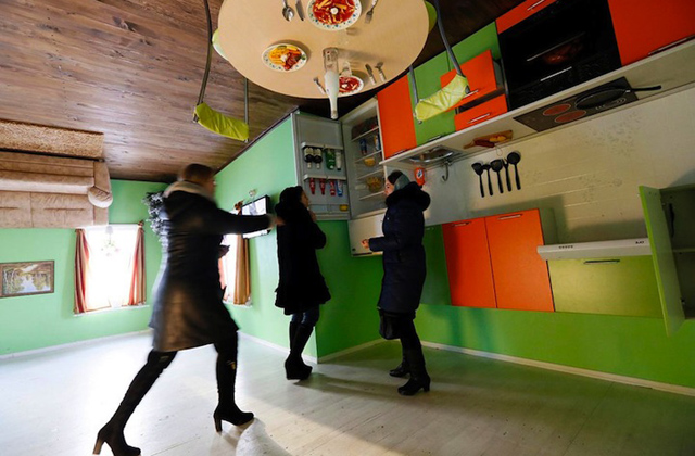 Sétálj egyet a plafonon!