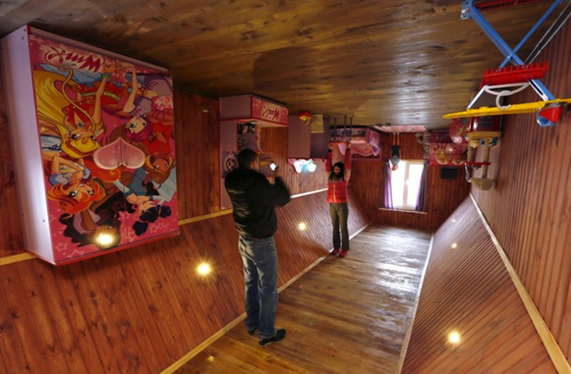 Sétálj egyet a plafonon!