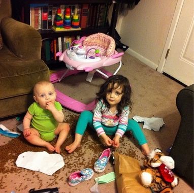 Vicces fotók: amikor pici gyerekek nagyon nagy rendetlenséget csinálnak