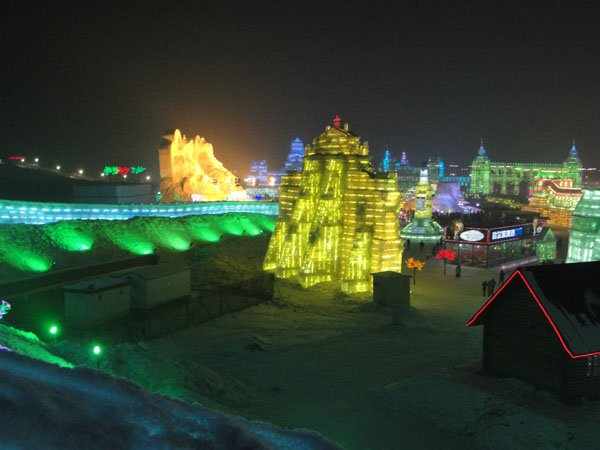 Megnyílt a világ legnagyobb jégfesztiválja Megnyílt a világ legnagyobb jégfesztiválja