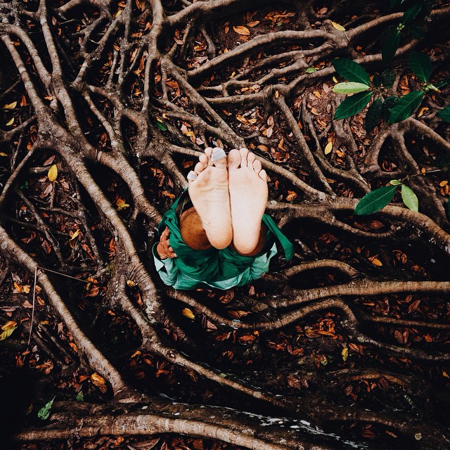 Elképesztő fotókat készít utazásai során magáról egy férfi