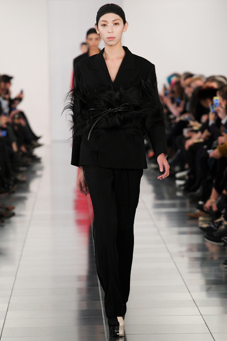 Négy évvel a botránya után visszatért a divat hercege - fotók