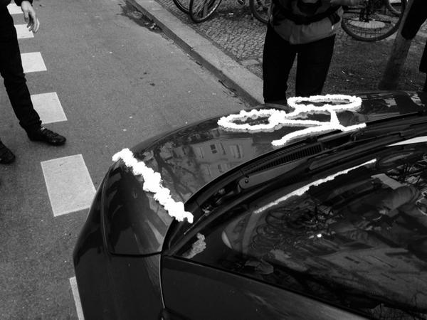 Így büntetik a biciklisávon parkoló autókat - fotók Így büntetik a biciklisávon parkoló autókat - fotók