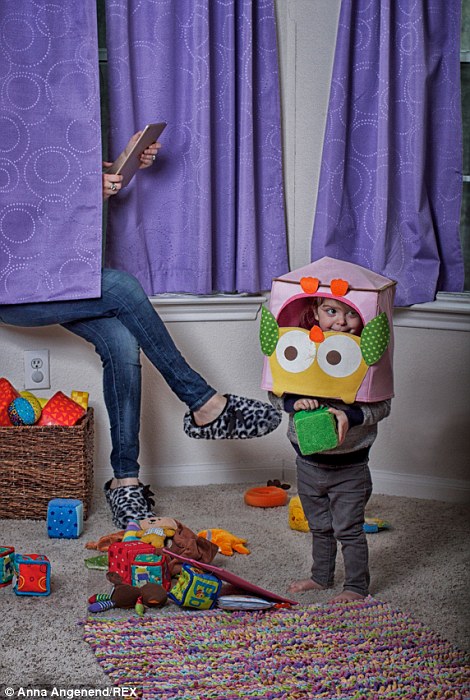 Bájos káosz: ilyen az élet egy kétévessel