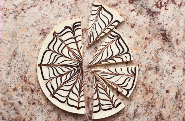 Csokicsigák, tésztavirágok: képes útmutató az édességek díszítéséhez Csokicsigák, tésztavirágok: képes útmutató az édességek díszítéséhez