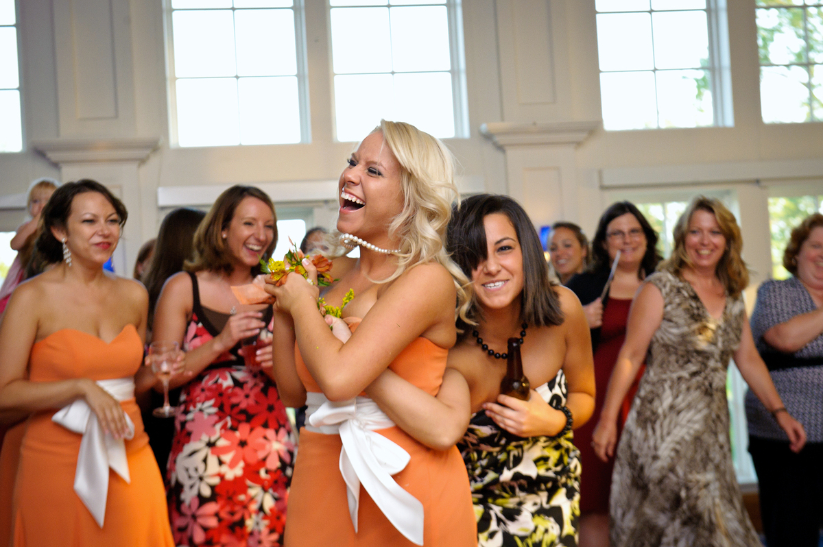 Kié lesz a menyasszony csokra? A legjobb fotók a nagy pillanatról