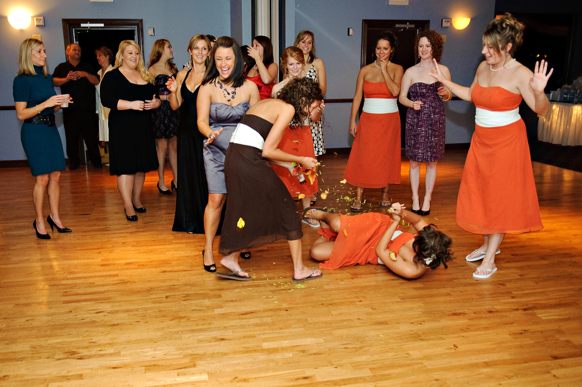 Kié lesz a menyasszony csokra? A legjobb fotók a nagy pillanatról