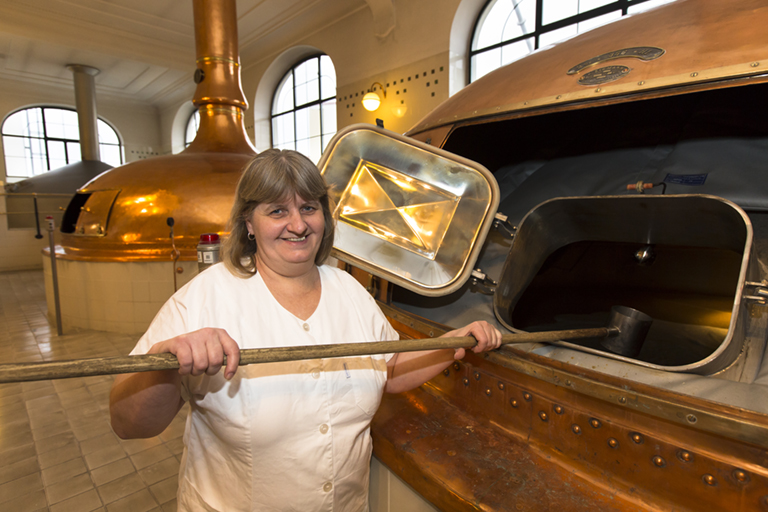 Fodrásznak készült, hentesek közt tanult a magyar sörfőző nő Fodrásznak készült, hentesek közt tanult a magyar sörfőző nő
