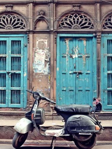 Melyik ajtón mennél be?