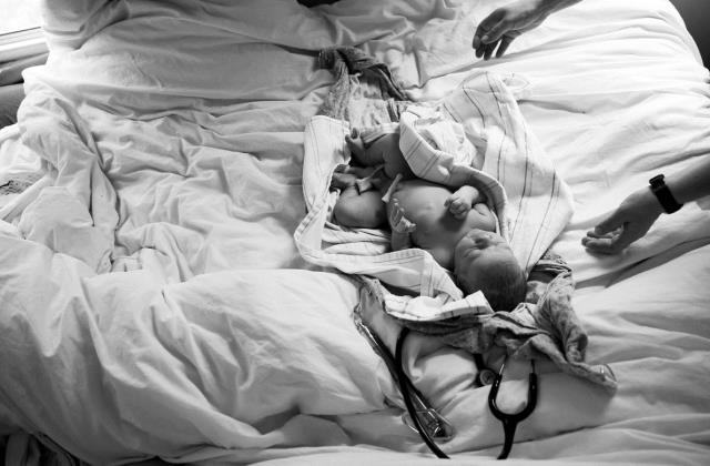 A szülésznők a baba legfontosabb adatait is feljegyezték.