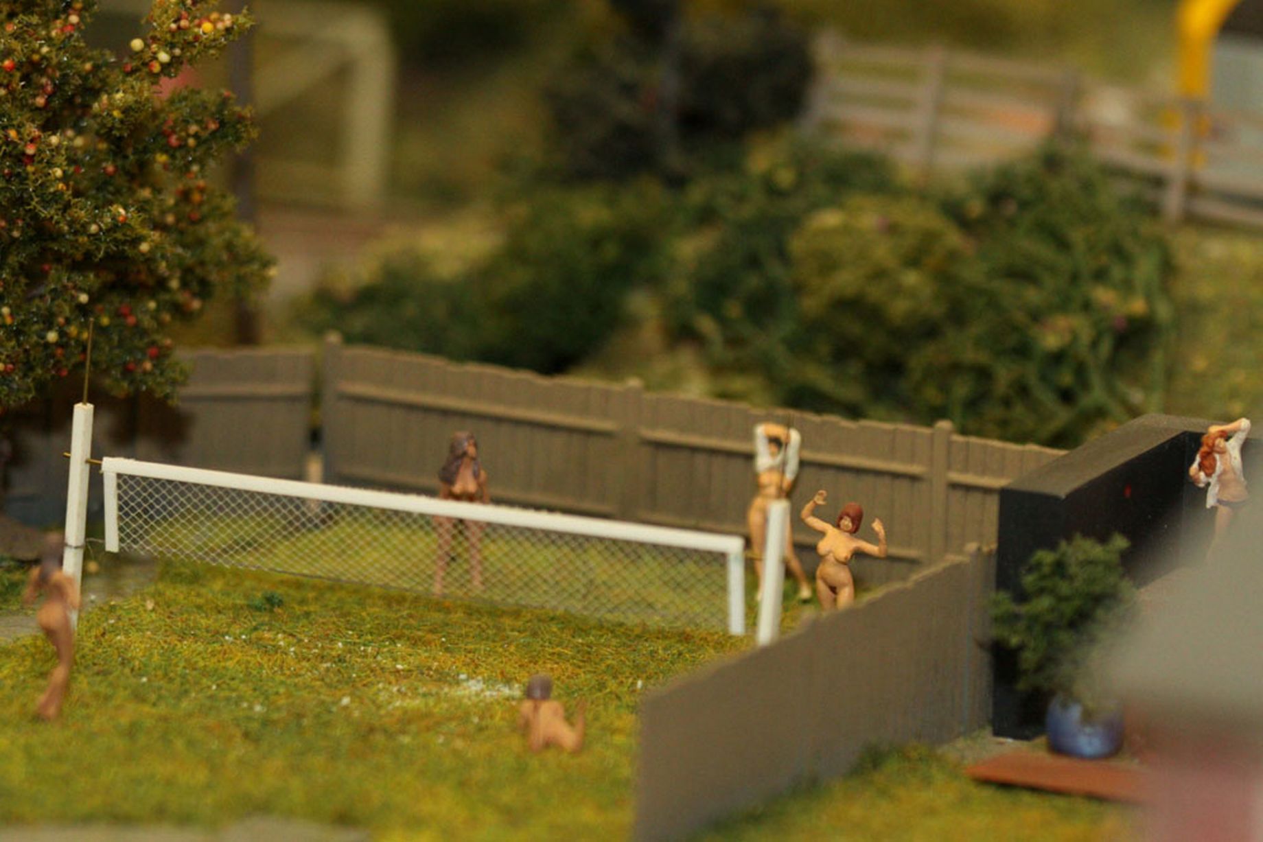 Misszionárius póz és csoportszex: a mini városban mindent szabad