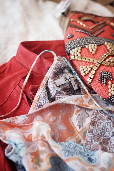 Egy bemutató kulisszatitkai és a legújabb tavaszi trendek