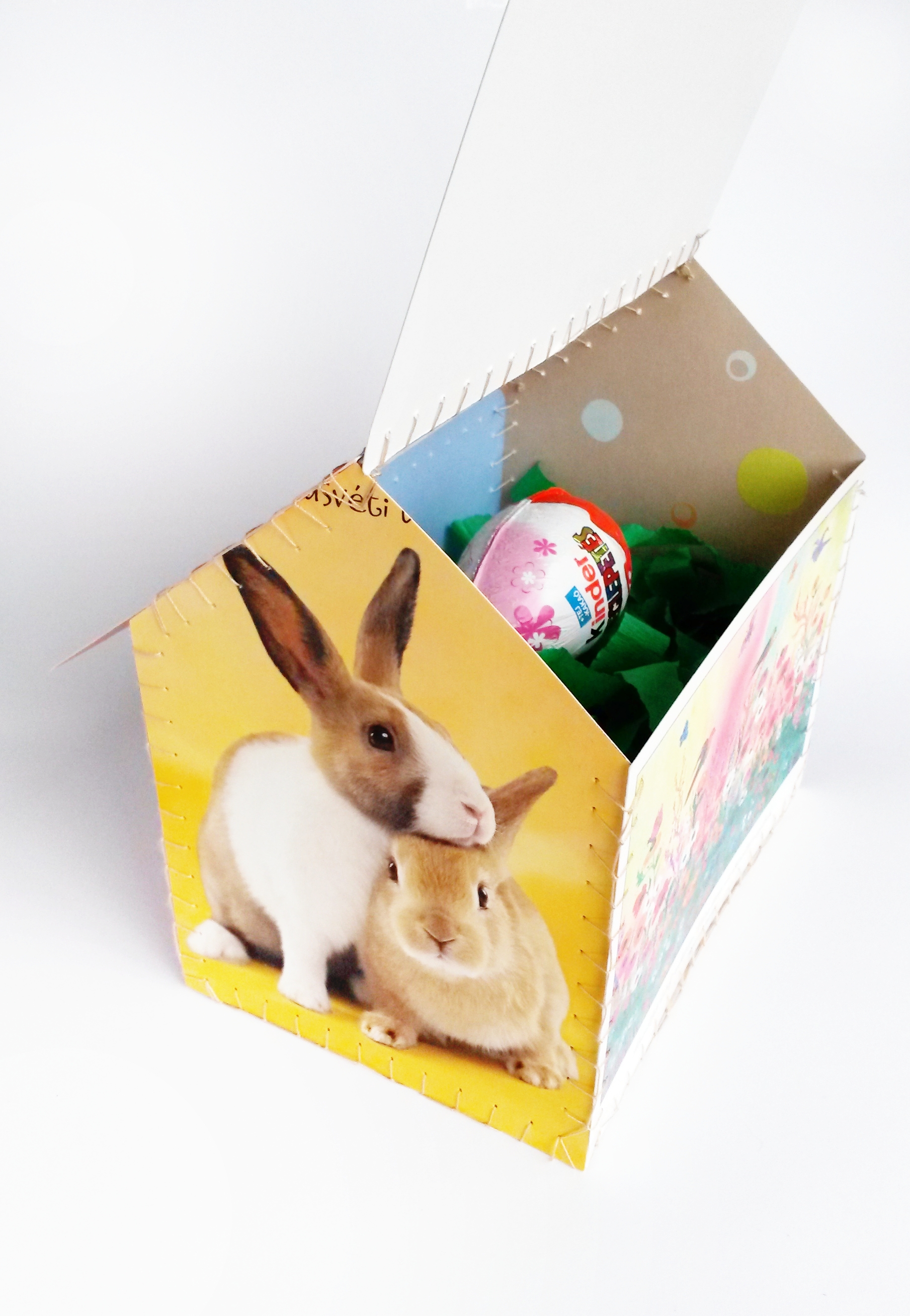 Ötletes ajándék húsvétra: házikó képeslapokból