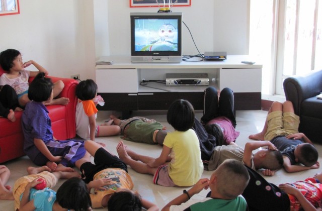 TV és a gyerekek - praktikák a televíziózáshoz