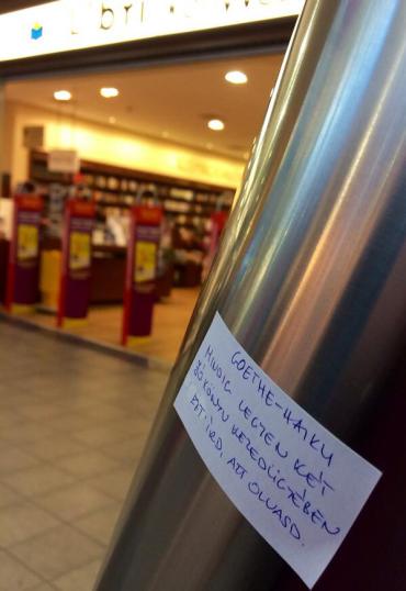 Posztolj verset az utcára! - hamarosan elárasztják a versek az országot