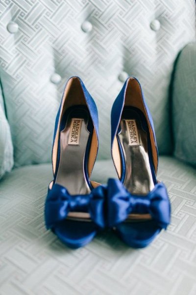 Tengerészkék és fehér az esküvőn