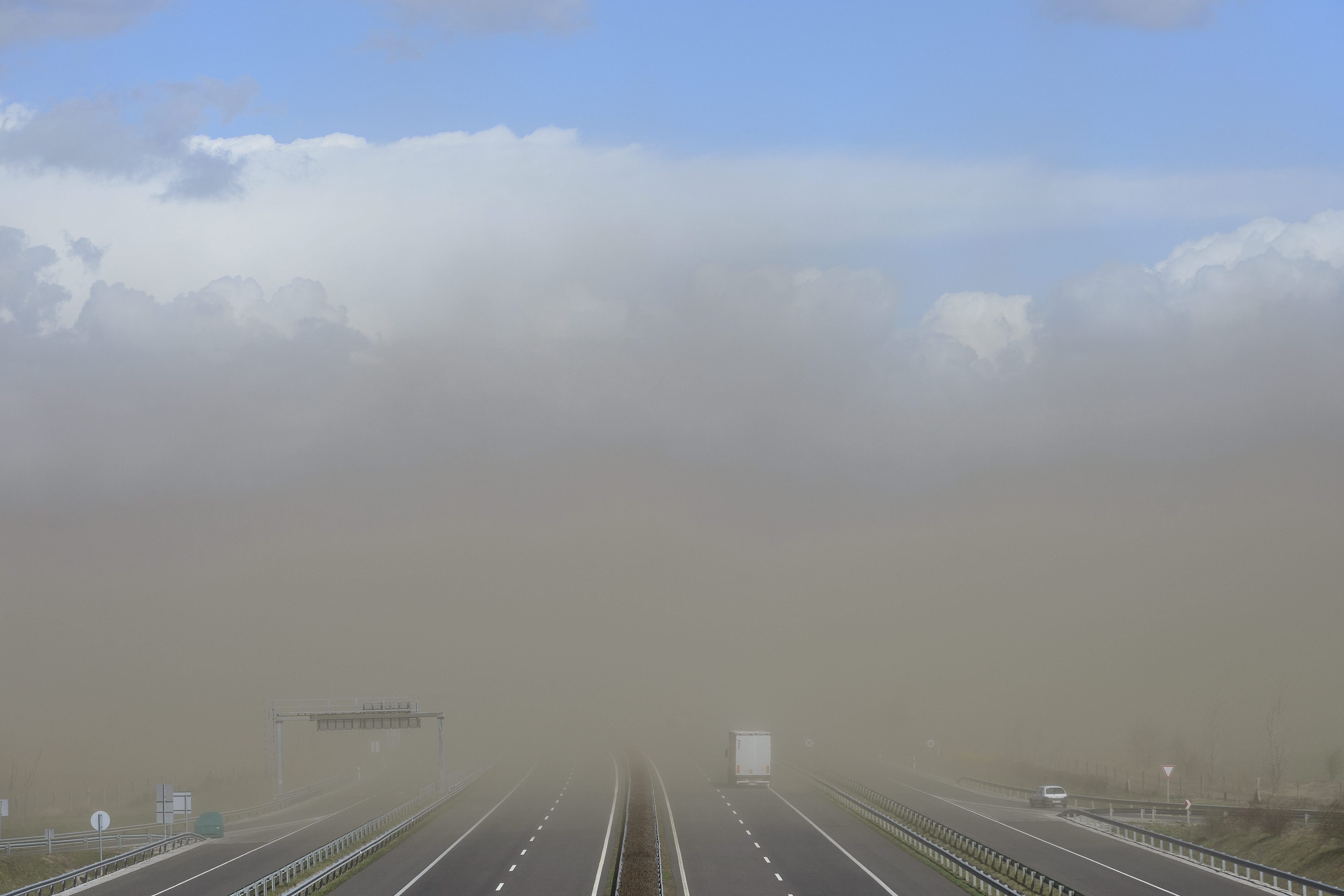 Szélvihar, jégeső és homokvihar tombolt az országban - képek