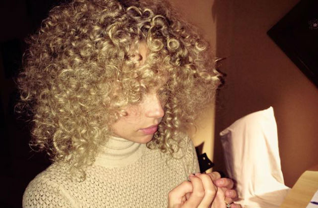 facebook.com/VIVA.Iszak.Eszti