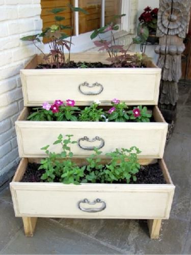Kreatív és mutatós virágláda ötletek kertbe, ablakba
