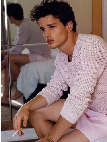 Ki mondta, hogy a pasiknak nem áll jól a rózsaszín?