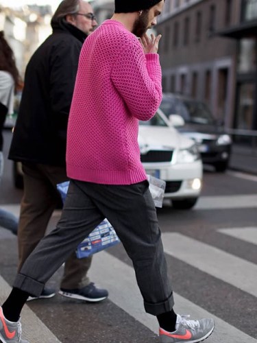 Ki mondta, hogy a pasiknak nem áll jól a rózsaszín?