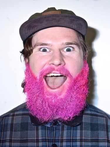 Ki mondta, hogy a pasiknak nem áll jól a rózsaszín?