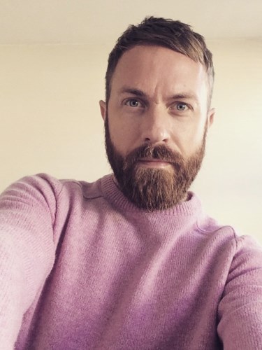 Ki mondta, hogy a pasiknak nem áll jól a rózsaszín?