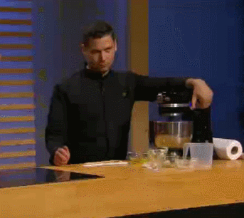 Konyhafőnök: 8 GIF a séfről, ami feldobja a hétvégédet