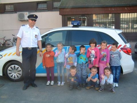 Így cukiskodtak a csornai rendőrök - fotók