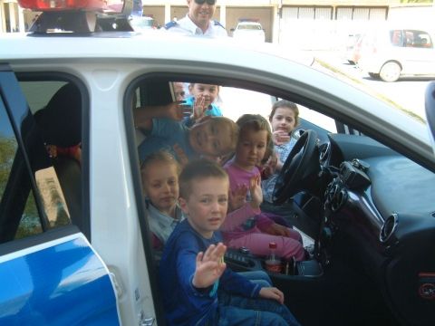 Így cukiskodtak a csornai rendőrök - fotók