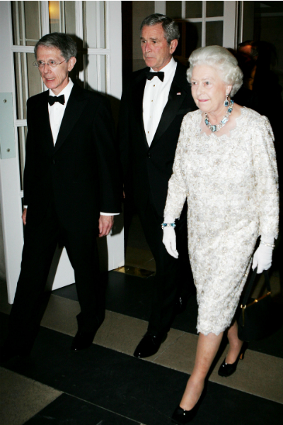 Sir David Manning már régóta a királyi család szolgálatában áll Sir David Manning már régóta a királyi család szolgálatában áll