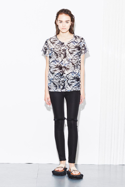 Egy kétéves kislány rajzaiból készült ruhakollakció - képek