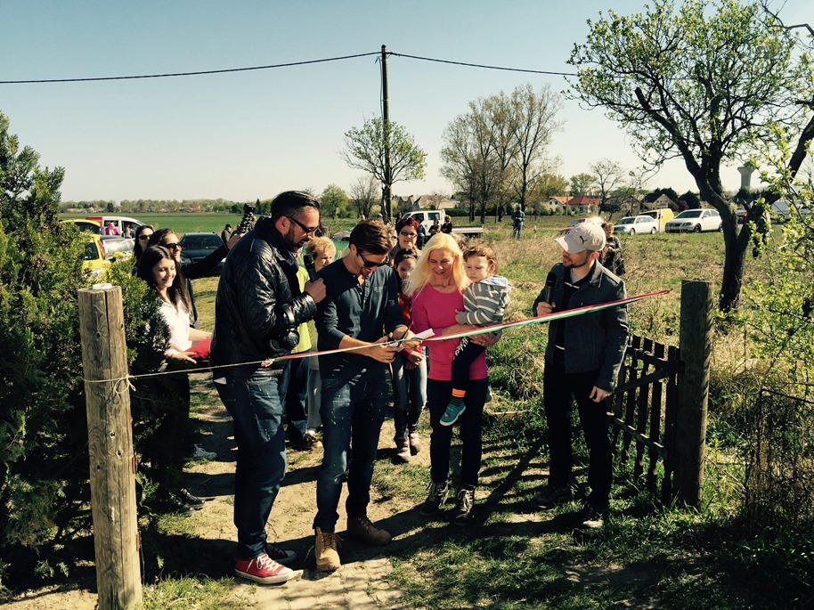 Megható pillanatok - Sebestyén Balázsék visszaadták egy hattagú család boldogságát