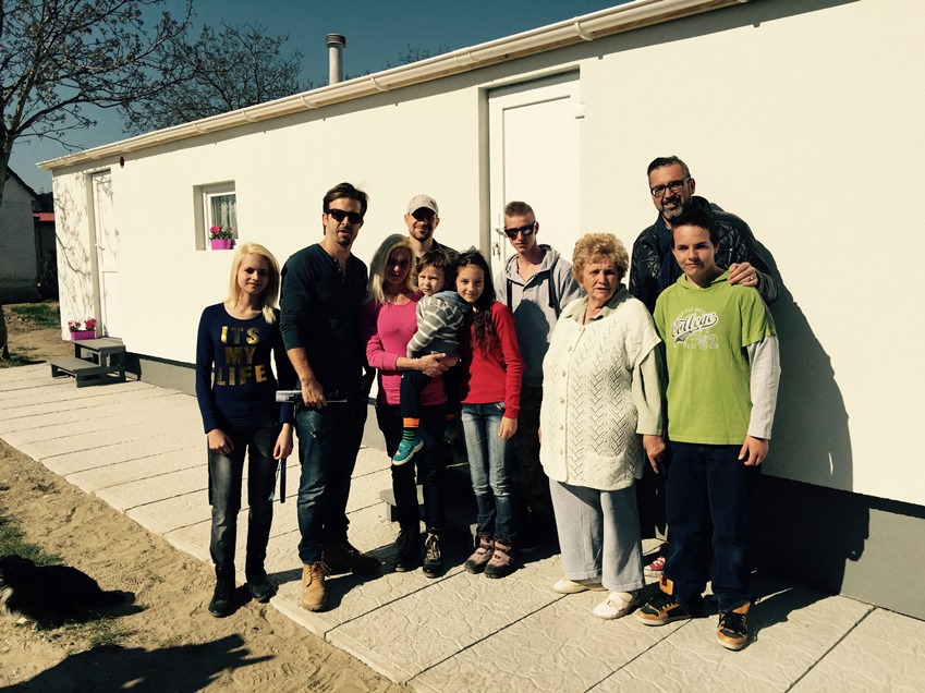 Megható pillanatok - Sebestyén Balázsék visszaadták egy hattagú család boldogságát