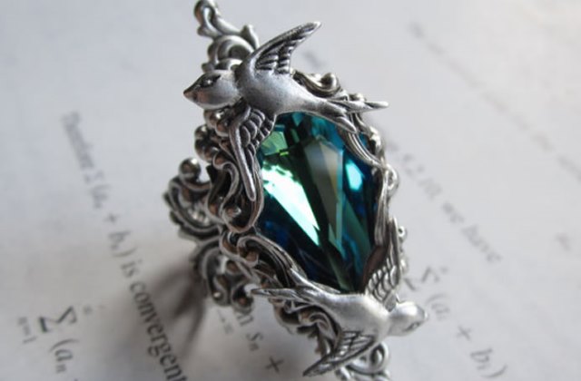 A Trónok harca inspirálta az ékszerkészítőt - fotók