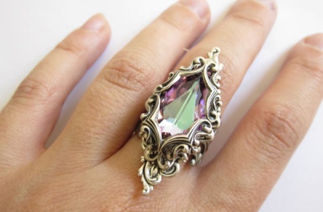 A Trónok harca inspirálta az ékszerkészítőt - fotók