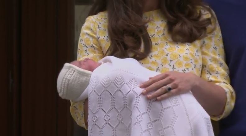 Fotók: az első képek Katalin hercegné kislányáról