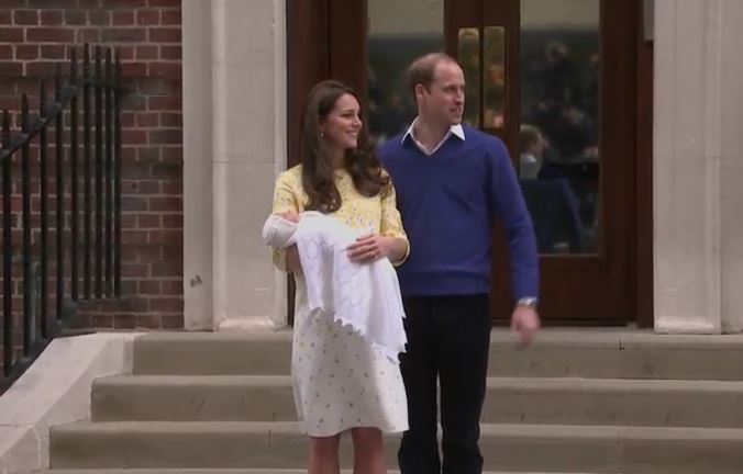 Fotók: az első képek Katalin hercegné kislányáról