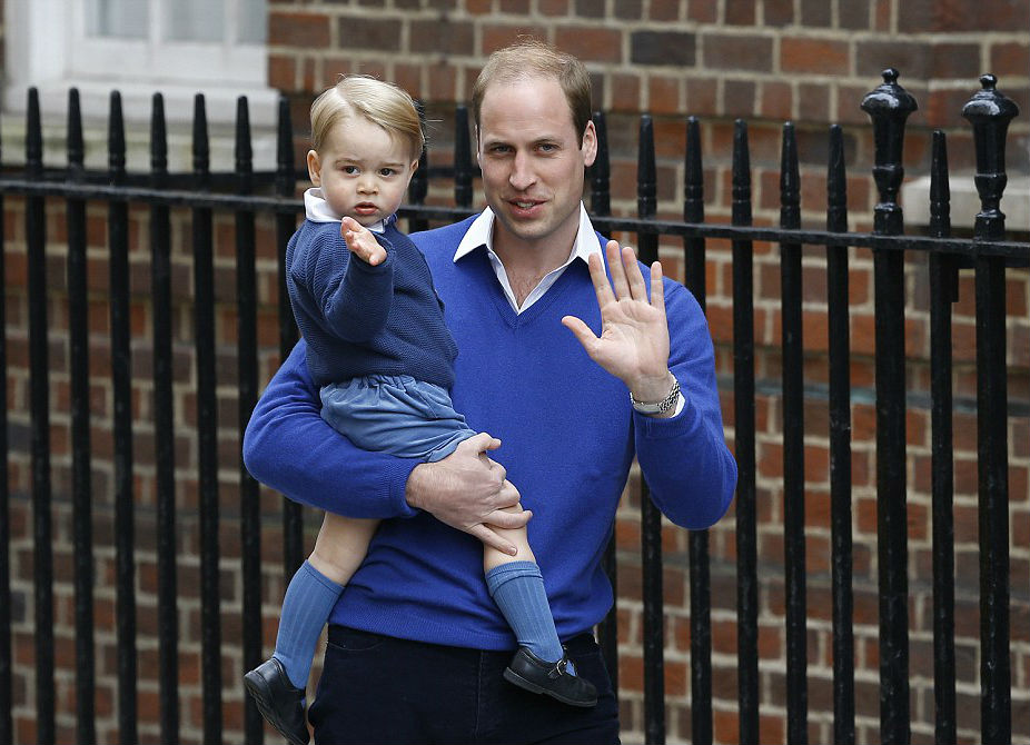 Szupercuki képek: György herceg meglátogatta a kishúgát