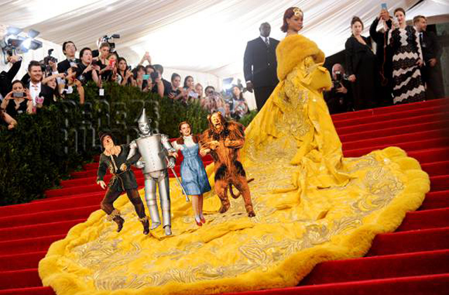 MET-gála: ezt nem gondoltad volna Rihanna ruhájáról MET-gála: ezt nem gondoltad volna Rihanna ruhájáról
