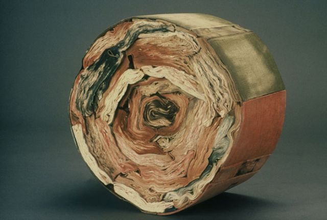 Elképesztő műalkotásokat készít régi könyvekből - fotók