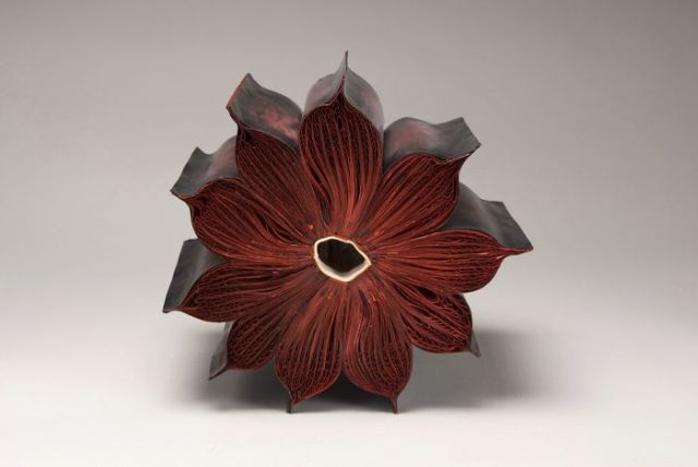 Elképesztő műalkotásokat készít régi könyvekből - fotók