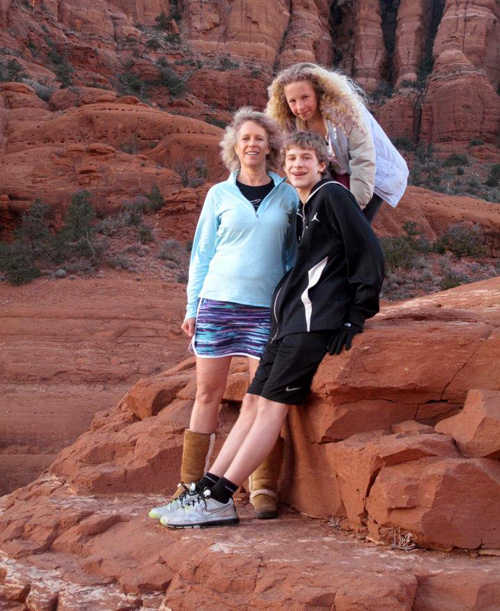 Leslie gyerekeivel (Fotó: Facebook)