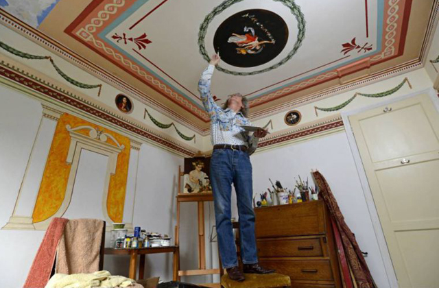 Sixtusi kápolnát csinált az otthonából - fotók