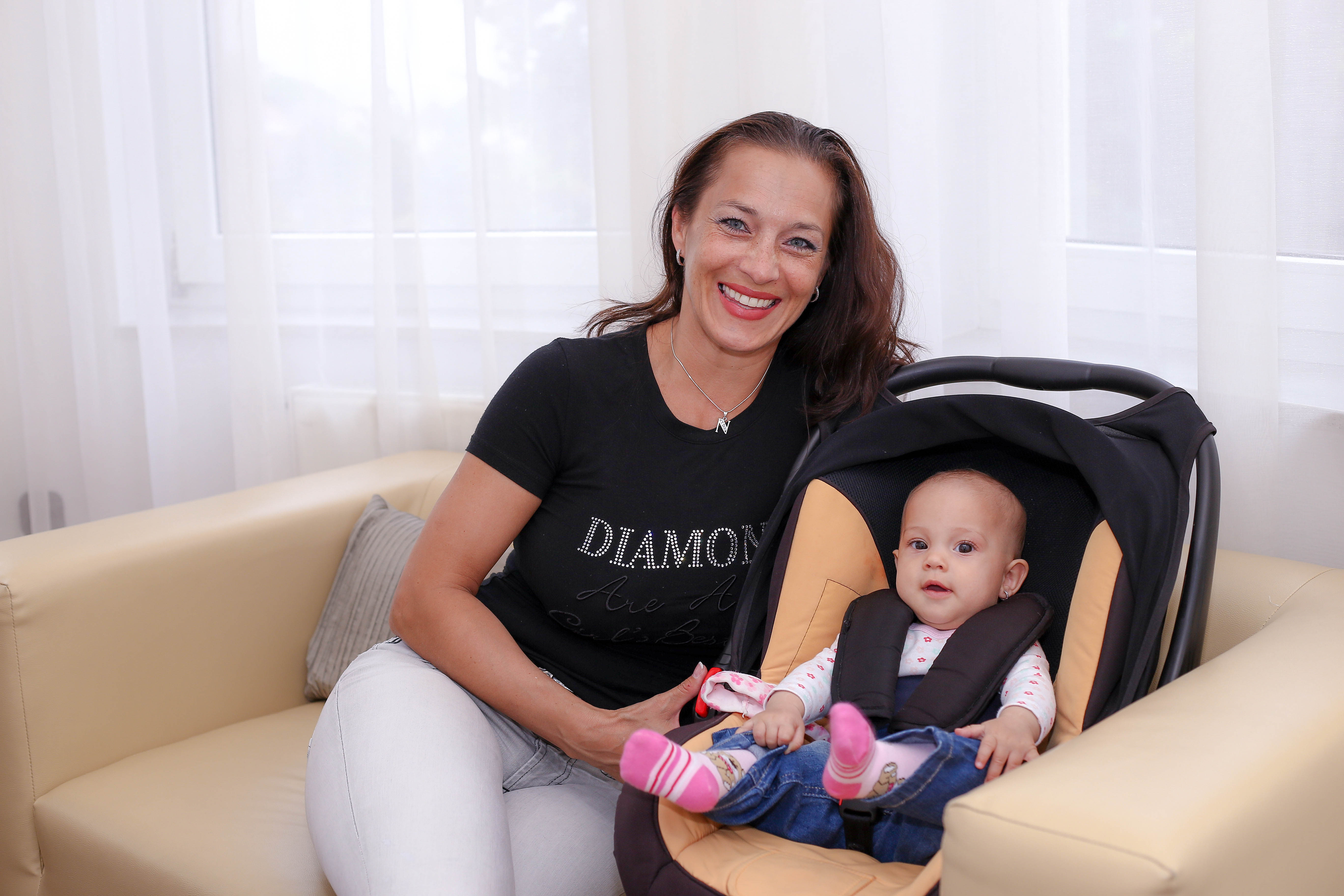 Friss szupercuki képek Fésűs Nelly kisbabájáról Friss szupercuki képek Fésűs Nelly kisbabájáról