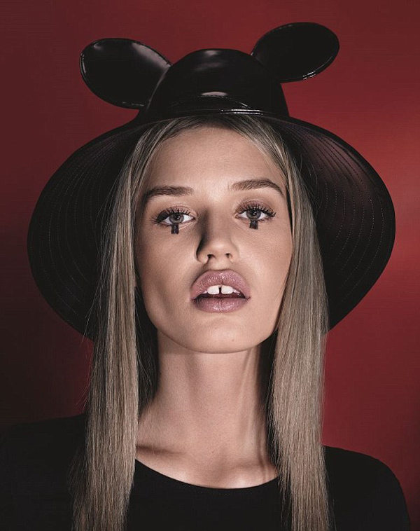 Minnie egeret csináltak Mick Jagger lányából