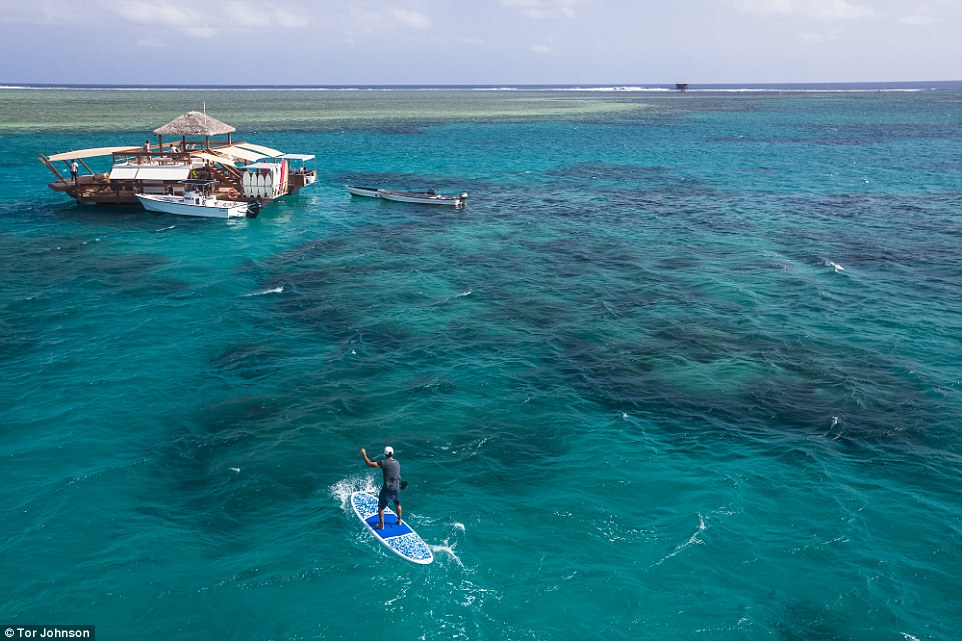 Egy szelet menyország - hihetetlen pizzéria lebeg az óceánon - képek